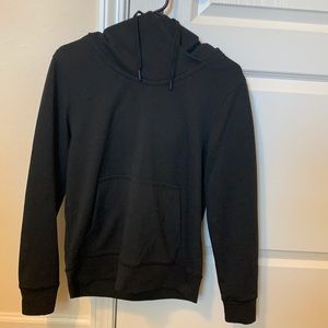 Lululemon black pullover size 4